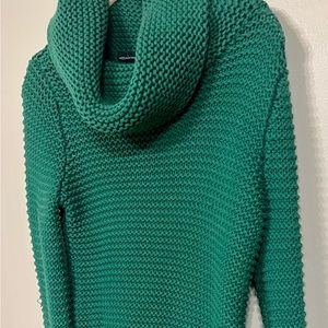 Women’s Pullover Sweater By Moda International. Size M